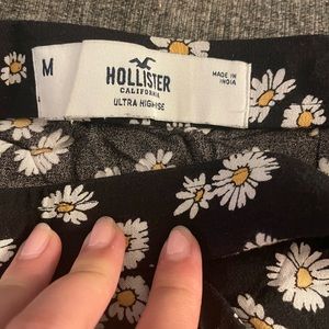 Hollister Daisy Mini Skirt-M